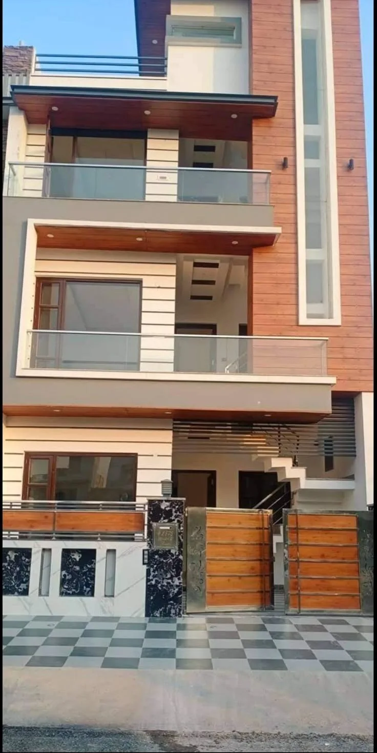 300 square yard house for sale in Hisar